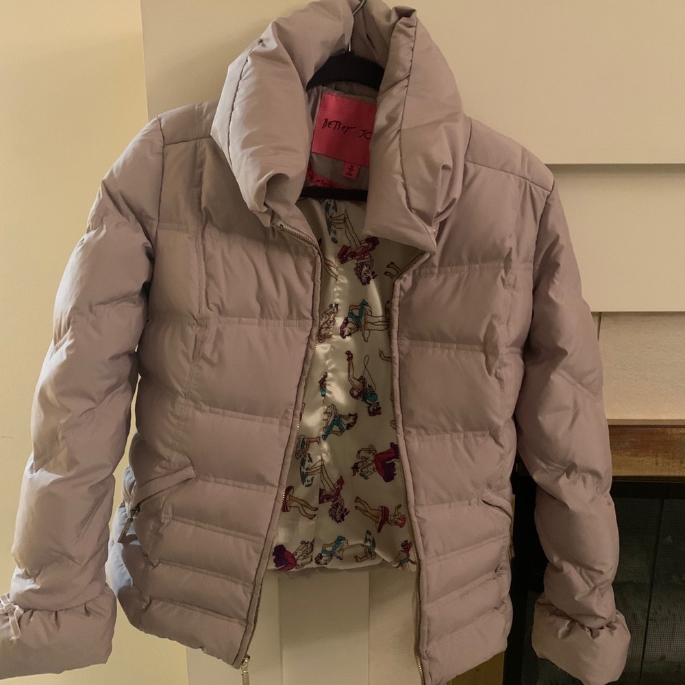 NUDE Collared puffer coat!